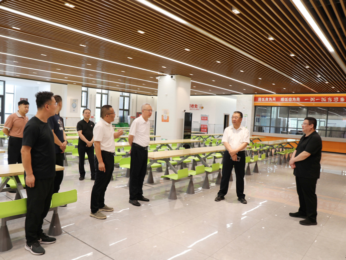 学院党委书记带队开展暑假前校园安全专项检查